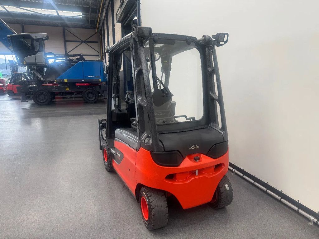 Linde 387 E 25 L-01. Inclusief nieuwe accu