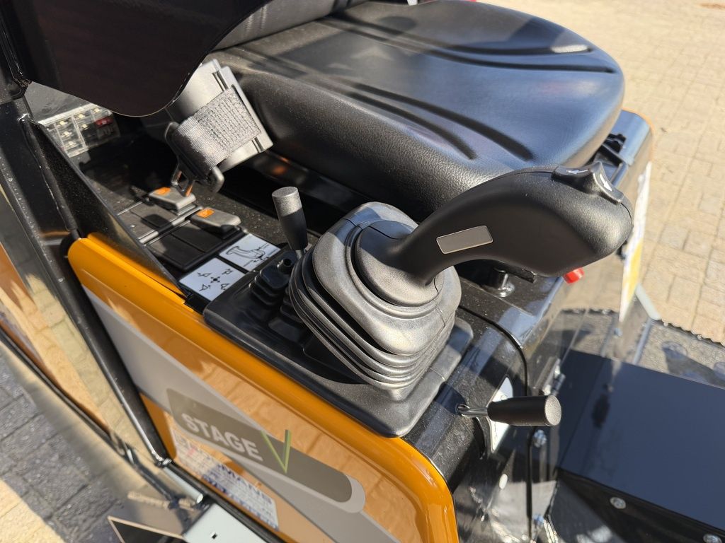 Giant G1500 minishovel NIEUW met klapdak