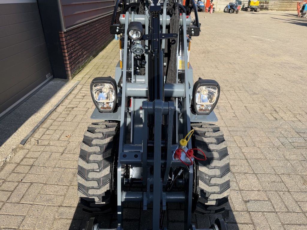 Giant G1500 minishovel NIEUW met klapdak