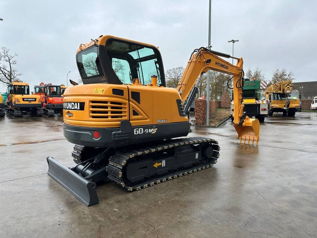 Crawler excavator Hyundai R60VS Diesel 40.5kW 2016
