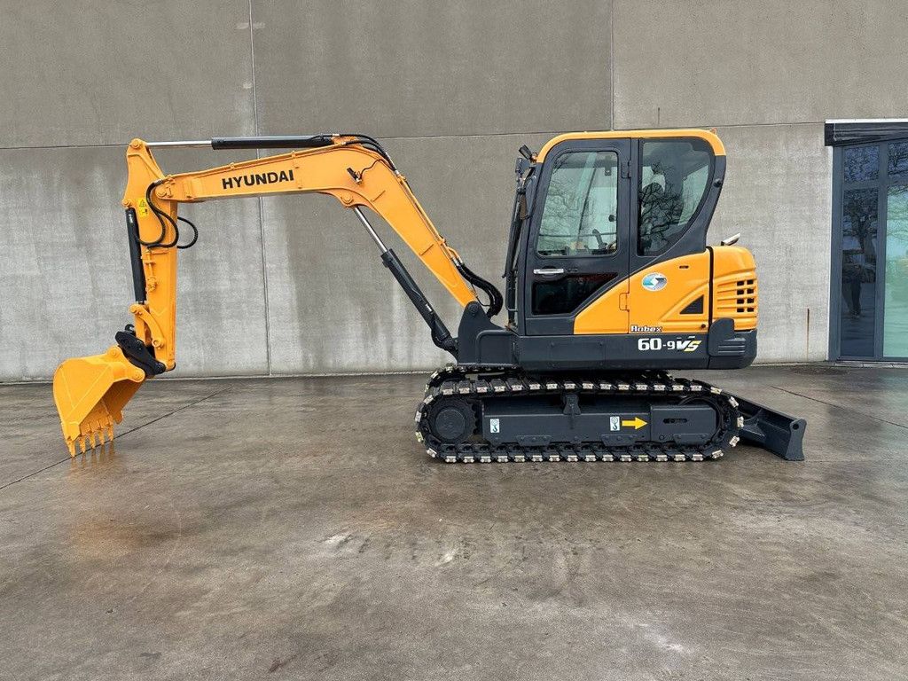 Crawler excavator Hyundai R60VS Diesel 40.5kW 2016