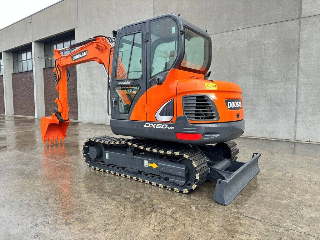 Doosan DX60-9C Diesel-Raupenbagger 39 kW, Baujahr 2018