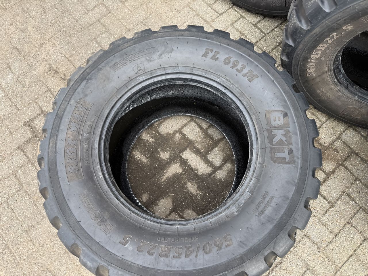 Gebruikte BKT Ride Max FL693M banden