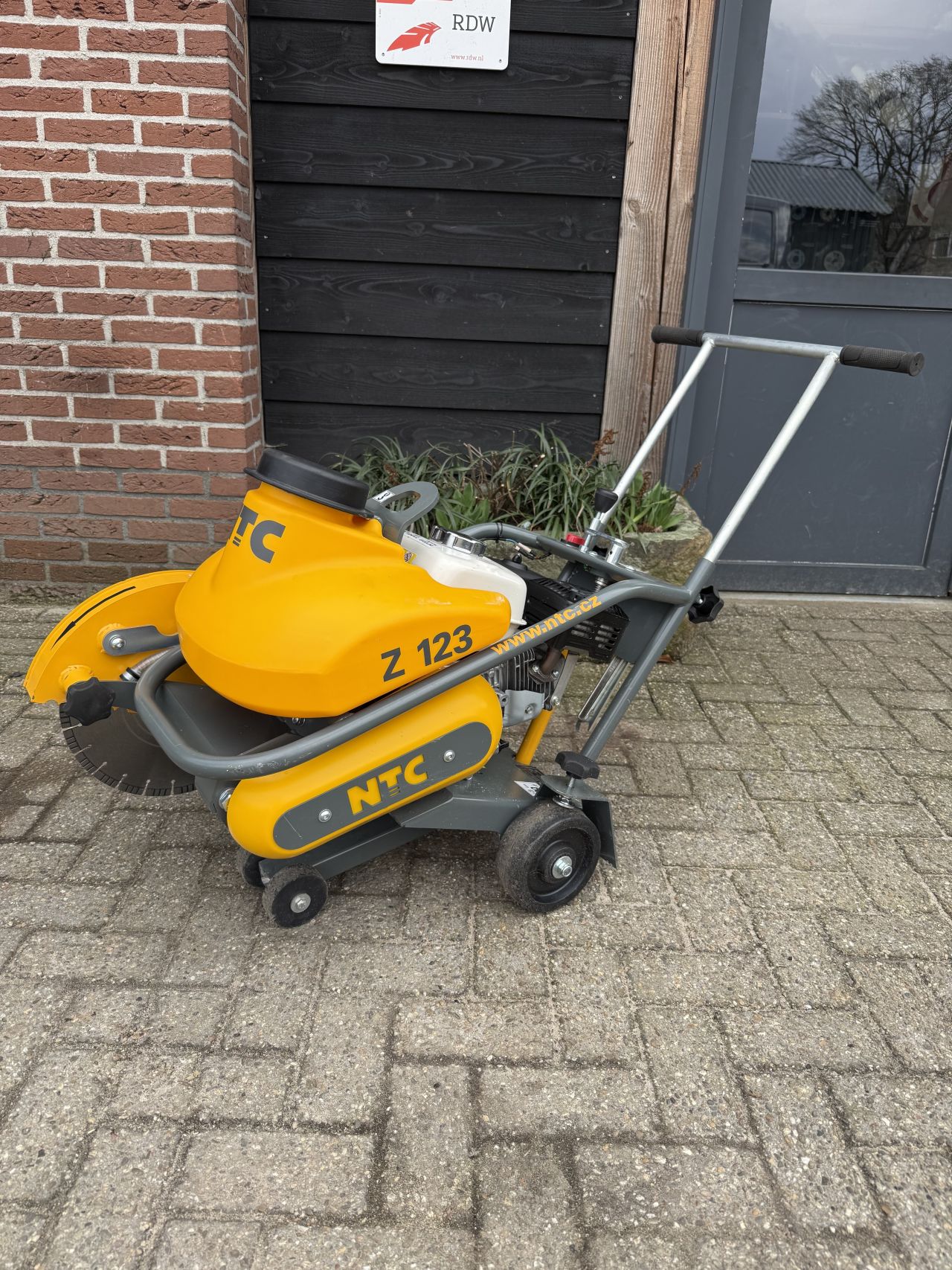 NTC NZ 123 vloerenzaag