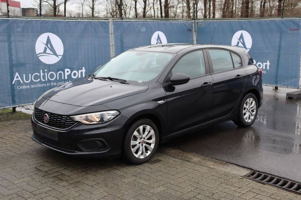 Pkw Fiat Tipo Benzin 95 PS 2017 (Marge)