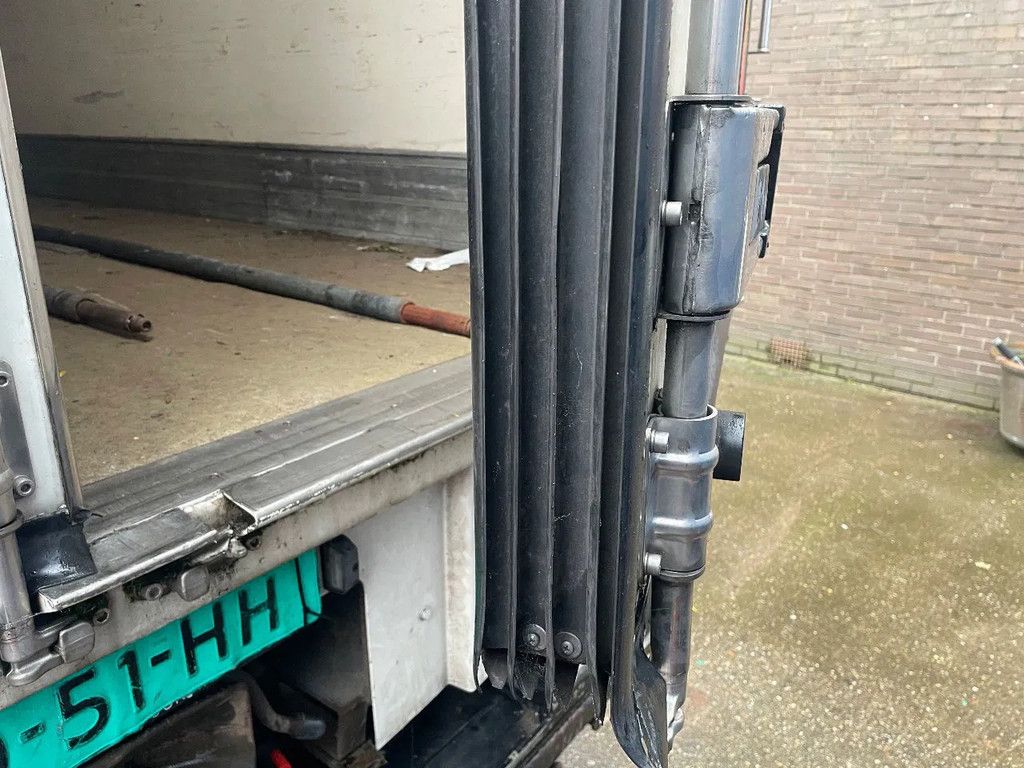 Volvo FH 12.420 Koffer 4x2 met laadklep Euro 5 ! Zeer Mooi !