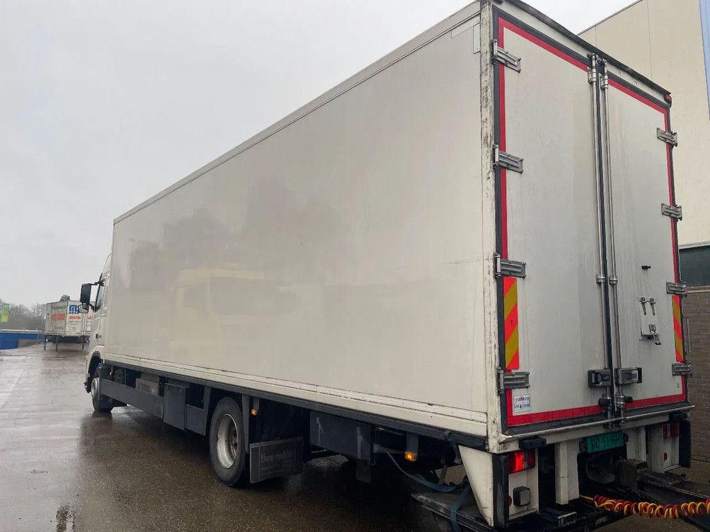 Volvo FH 12.420 Koffer 4x2 met laadklep Euro 5 ! Zeer Mooi !