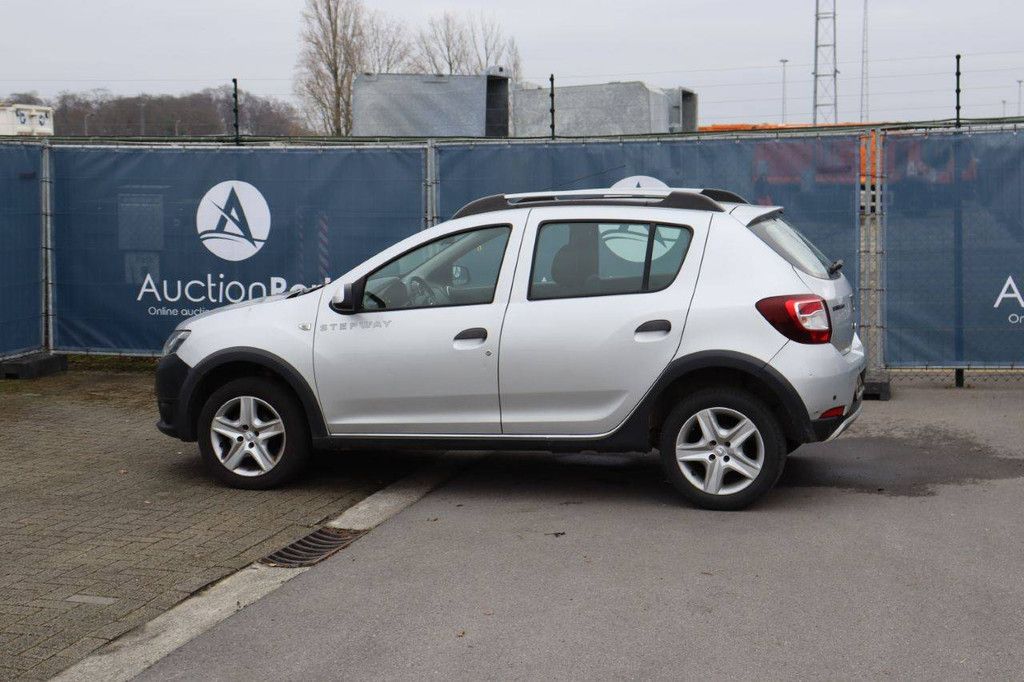 Pkw Dacia Sandero Benzin 90 PS 2017 (Marge)