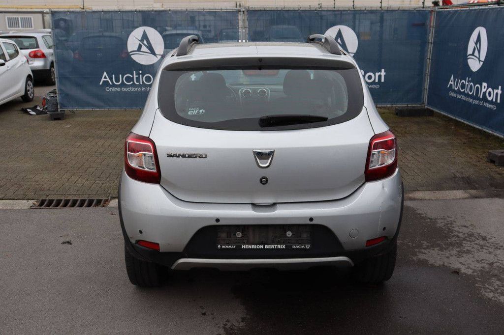 Pkw Dacia Sandero Benzin 90 PS 2017 (Marge)