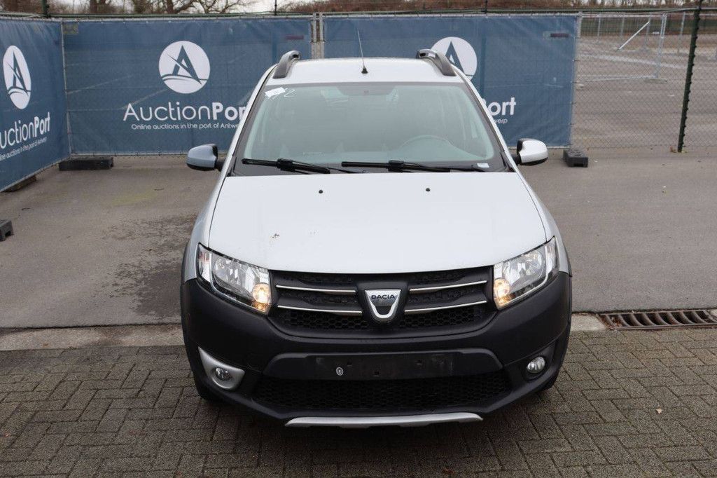 Pkw Dacia Sandero Benzin 90 PS 2017 (Marge)