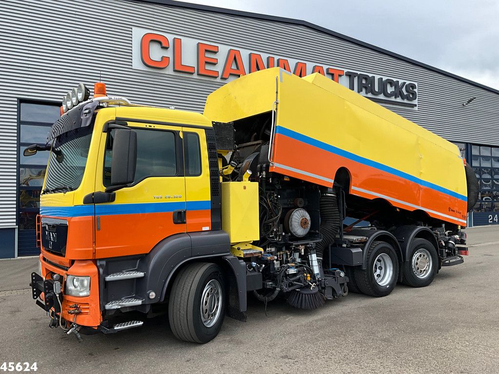 Man TGS 26.320 Beam S14000 Wegdekreiniger