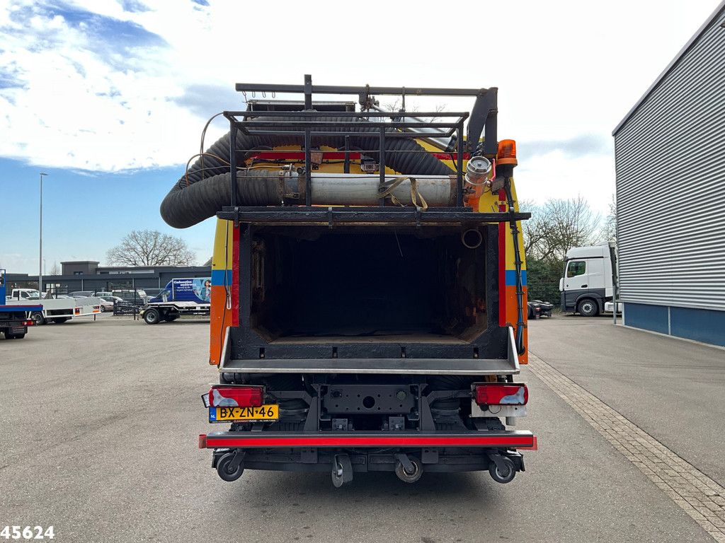 Man TGS 26.320 Beam S14000 Wegdekreiniger