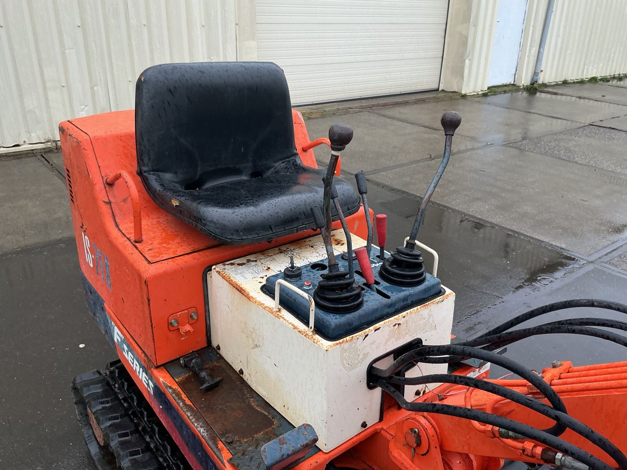 Te koop goedwerkende minigraafmachine IHI IS 7FX