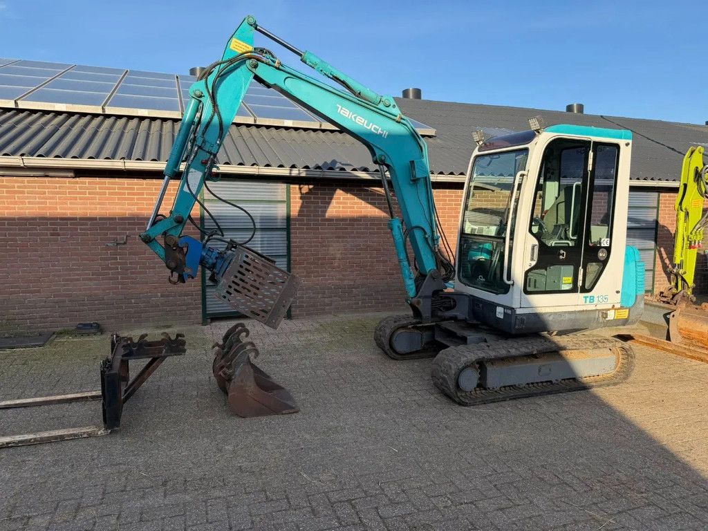 Takeuchi TB 135 Graafmachine Minigraver