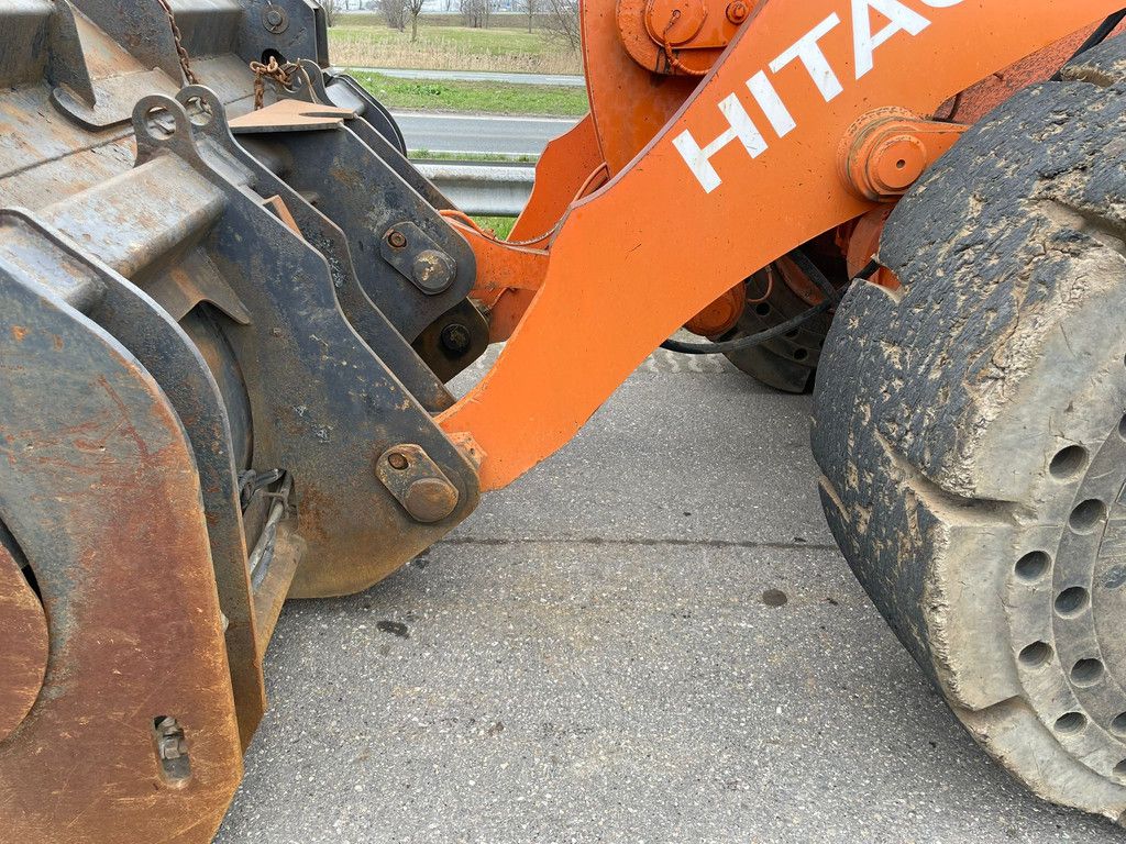 Hitachi ZW250