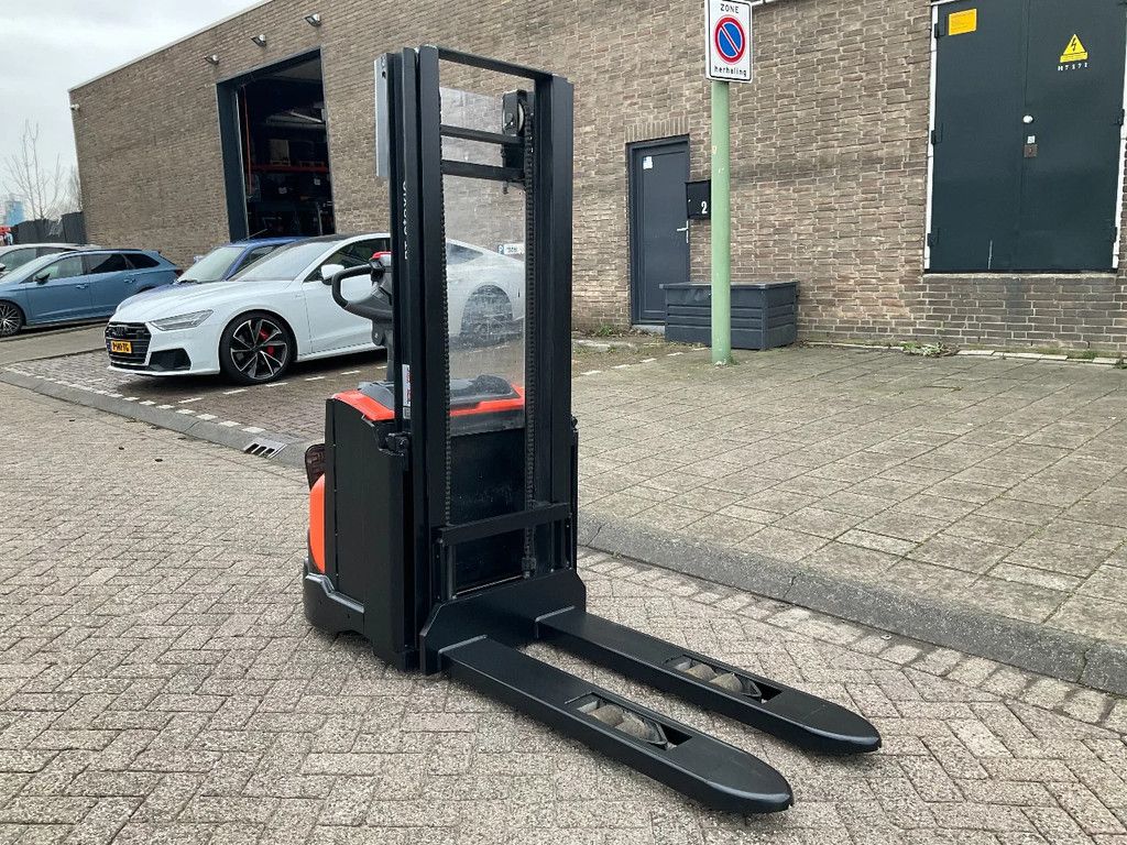 Toyota SWE100 1000KG 2.70METER STAPELAAR / HEFTRUCK