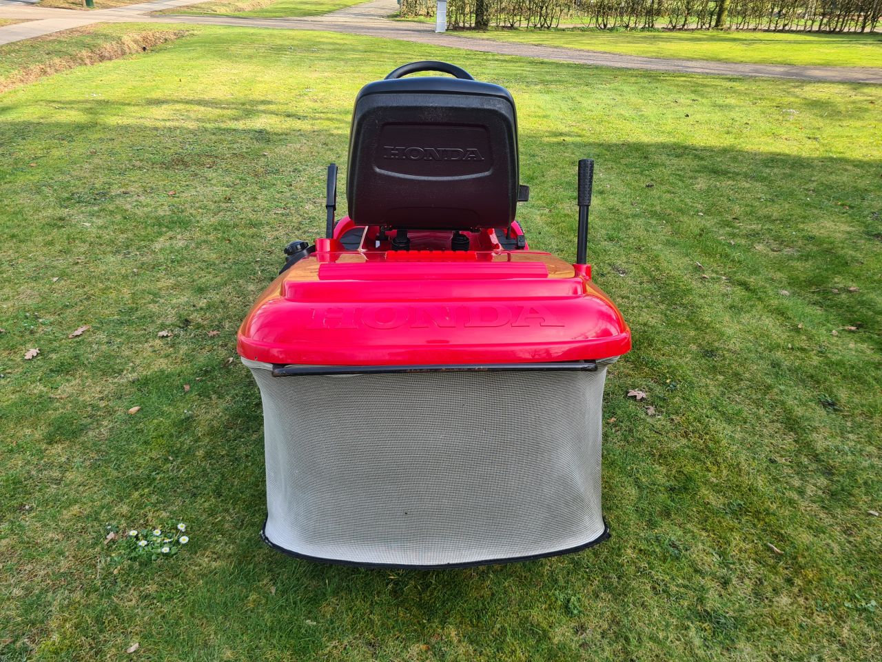 Honda HF 2417 zitmaaier met opvangbak.