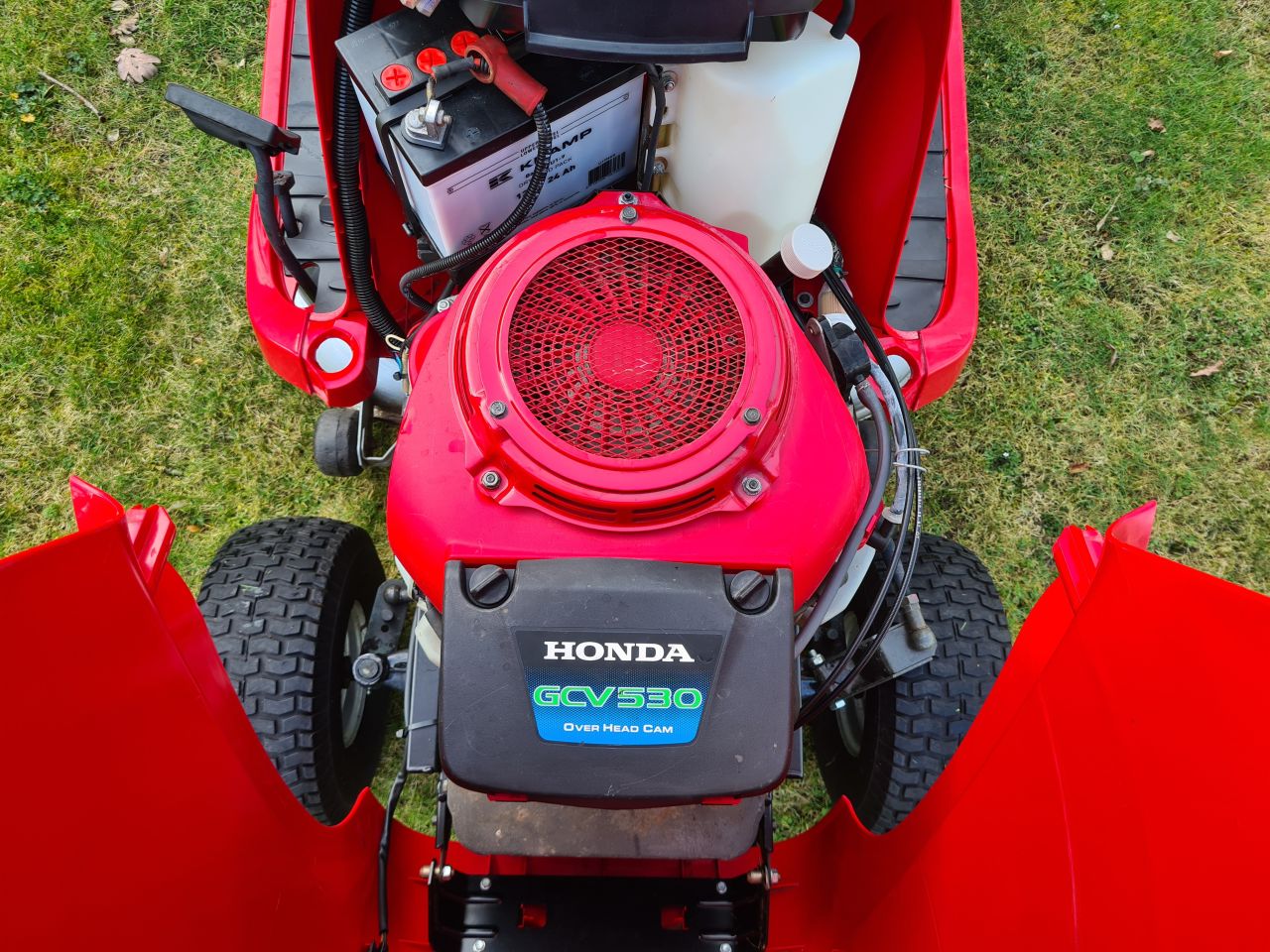 Honda HF 2417 zitmaaier met opvangbak.