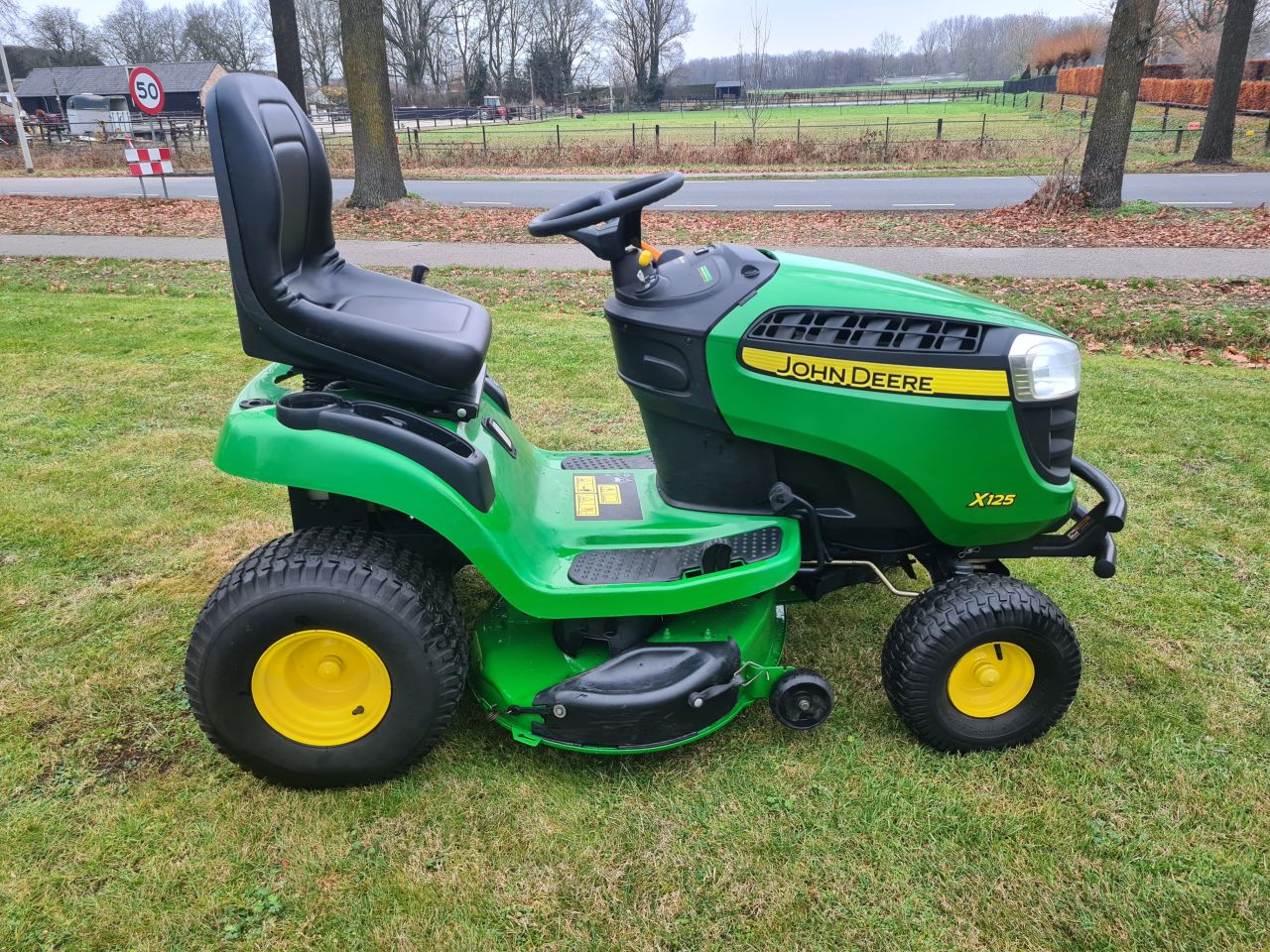 John deere X125 x 125 zitmaaier 18.5 pk motor hydrostaat.