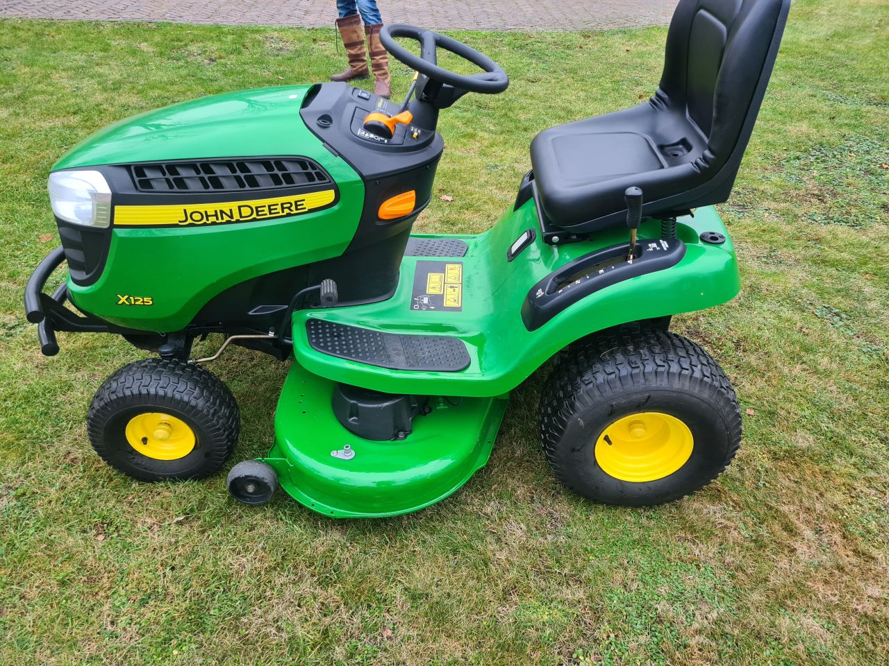 John deere X125 x 125 zitmaaier 18.5 pk motor hydrostaat.