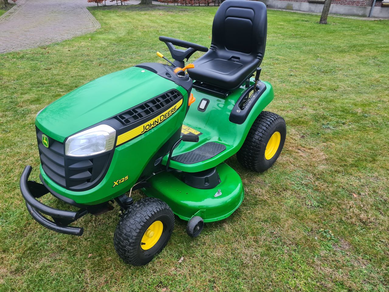 John deere X125 x 125 zitmaaier 18.5 pk motor hydrostaat.