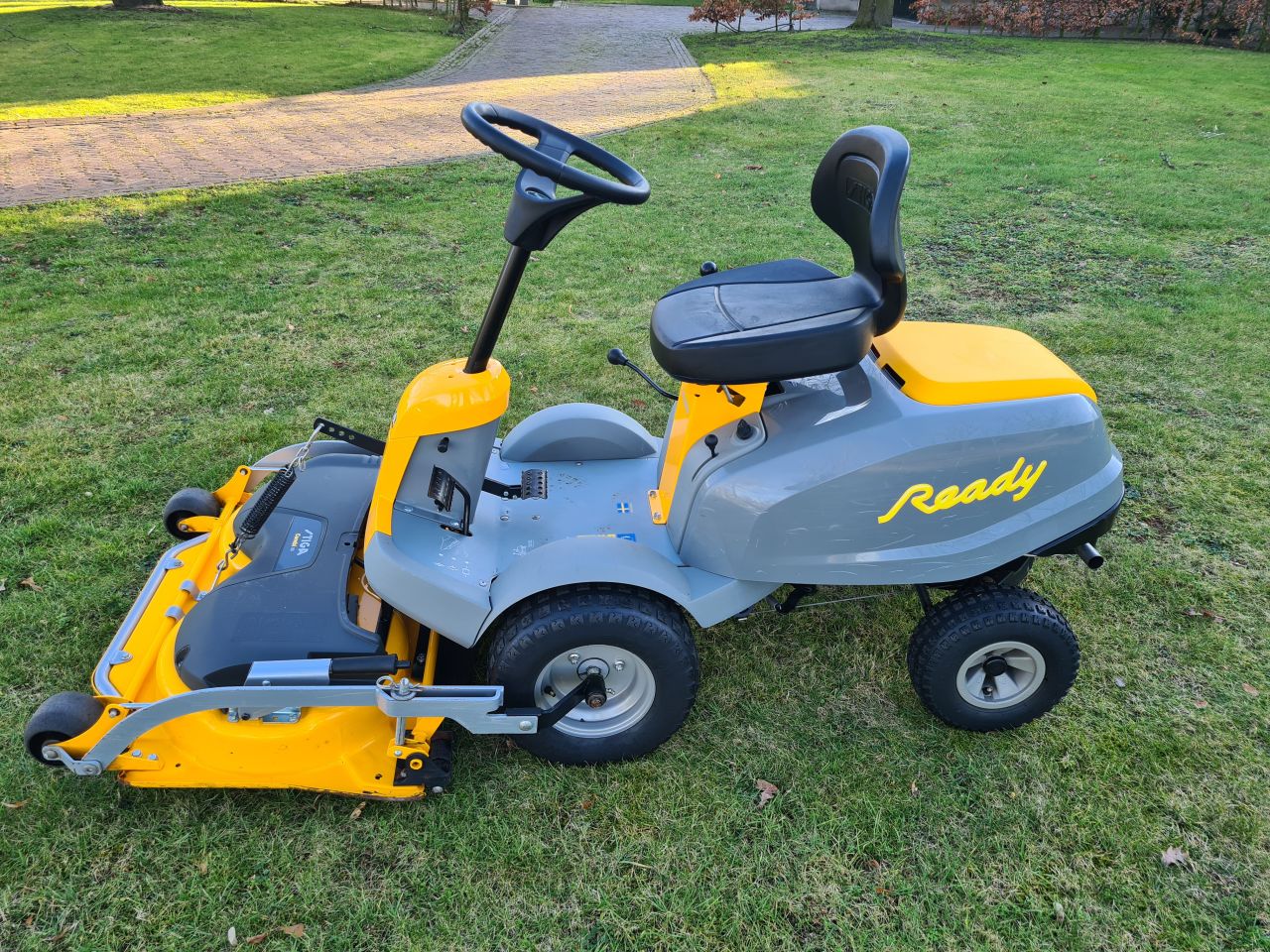 Stiga Villa frontmaaier mulch mulchmaaier zitmaaier.