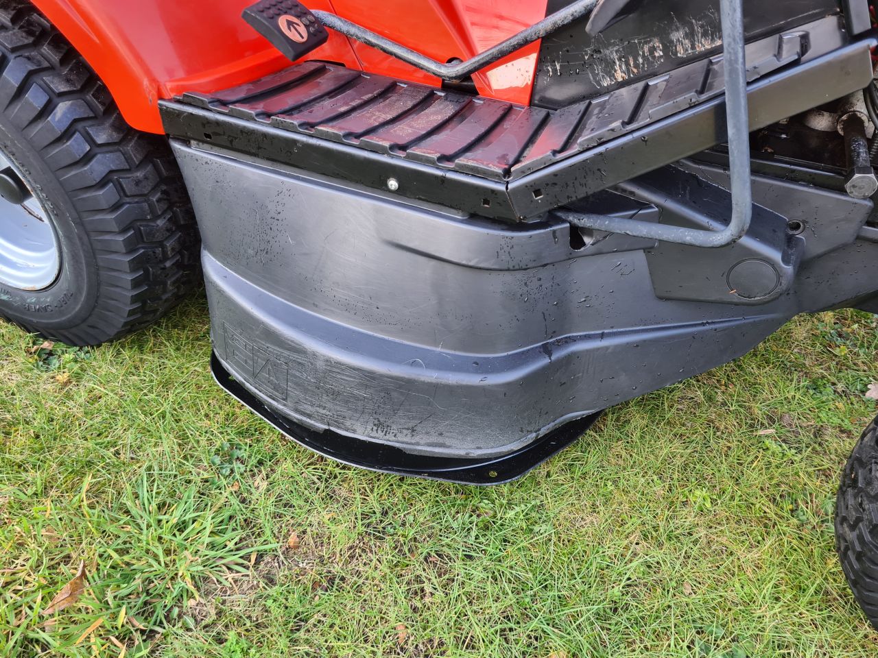 Sabo 92-13HF zitmaaier met opvangbak hydrostaat.