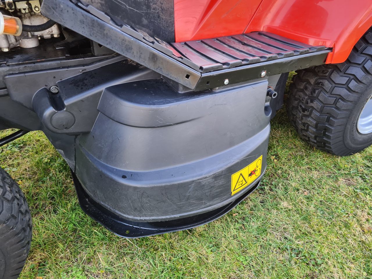 Sabo 92-13HF zitmaaier met opvangbak hydrostaat.