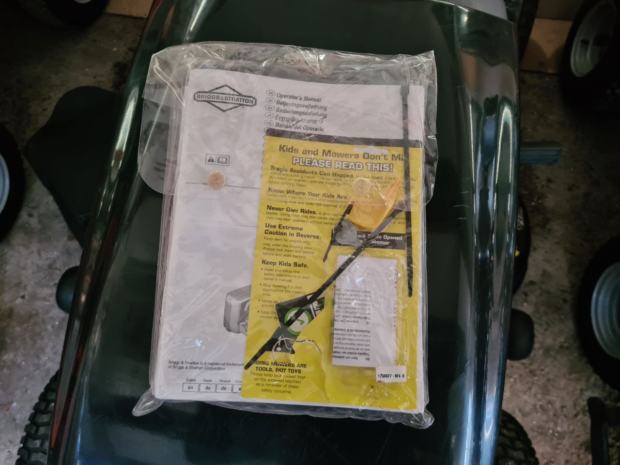 Murray zitmaaier zijlosser mulch hydrostaat 117 cm maaidek.