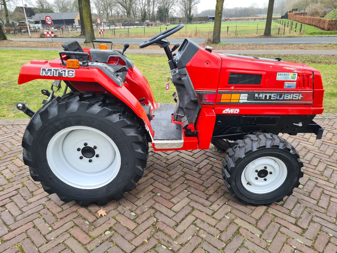Mitsubishi MT16 minitrekker minitractor mini trekker tractor