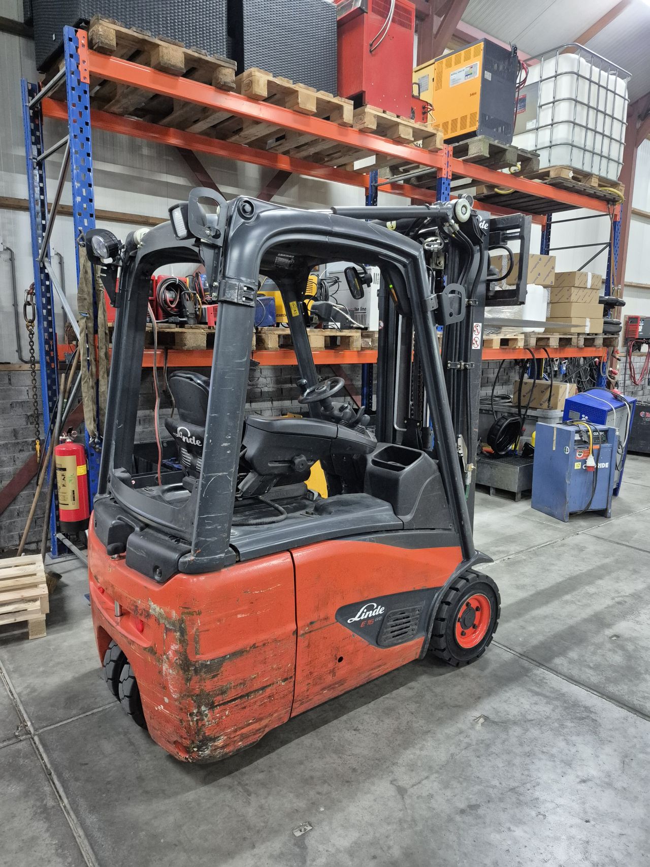 Linde E16C-02 bj 2014 triplex freelift sideshift 4.620 mm