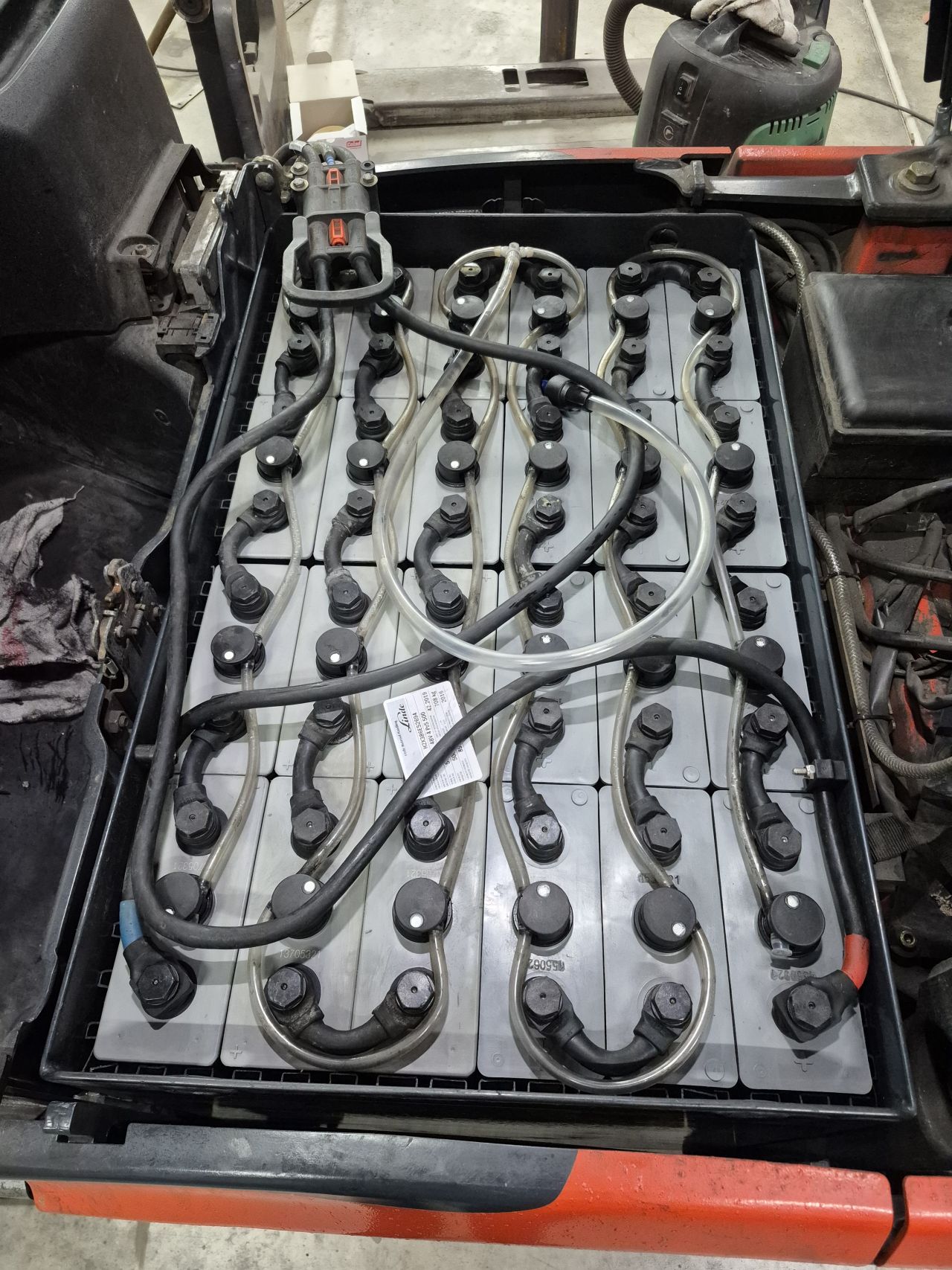 Linde E16C-02 bj 2014 triplex freelift sideshift 4.620 mm