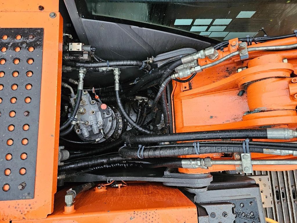 Hitachi ZX210LCN-3 WE1561