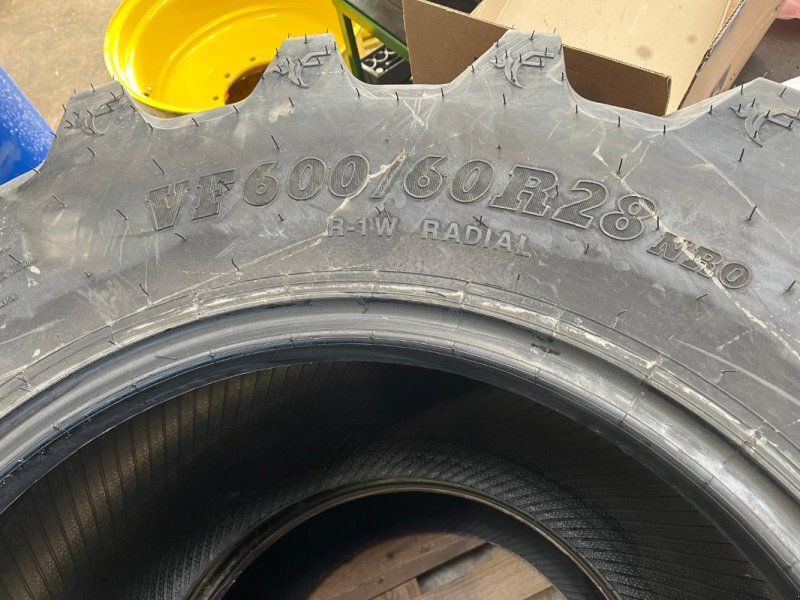 BKT VF 600/60 R28 Agrimax V-Flecto