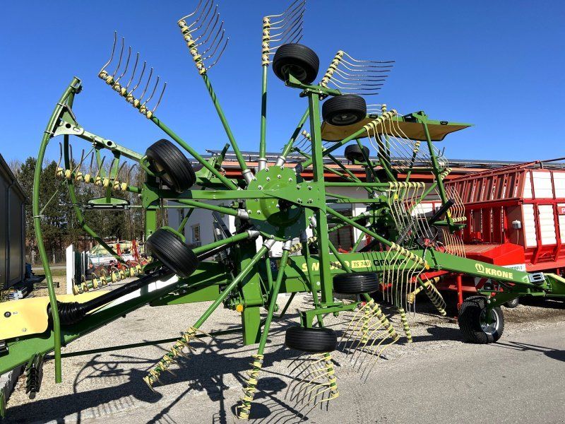 Krone Swadro TS 740 nur zwei Jahre eingesetzt mit 6-Rad-Fahrwerk