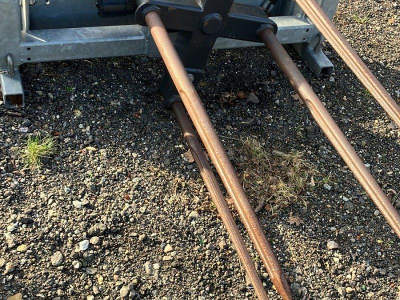 Fliegl Ballenspieß Hydr.