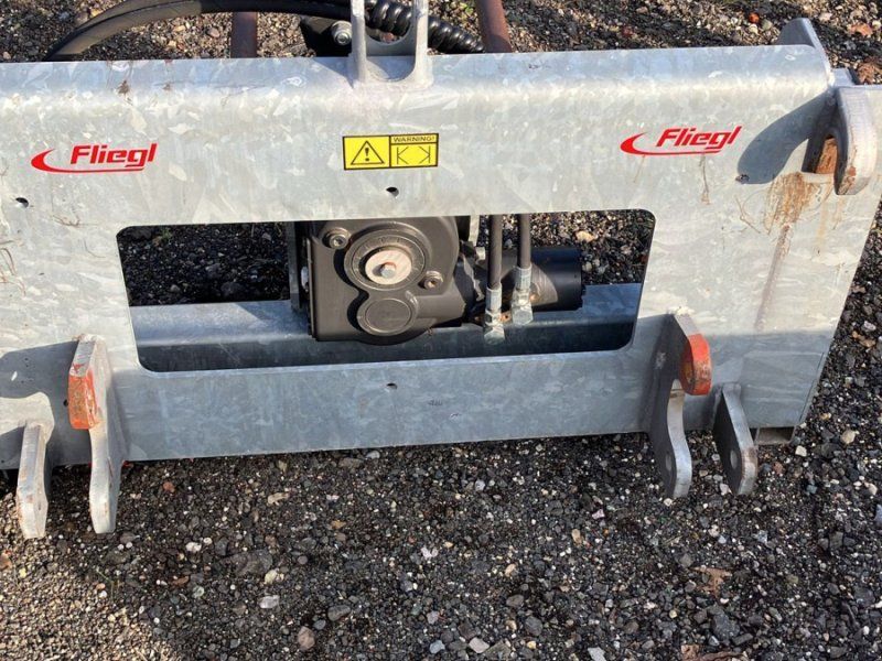 Fliegl Ballenspieß Hydr.