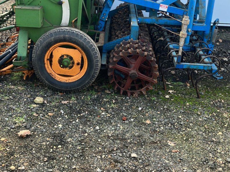 Amazone D7 mit Kombi