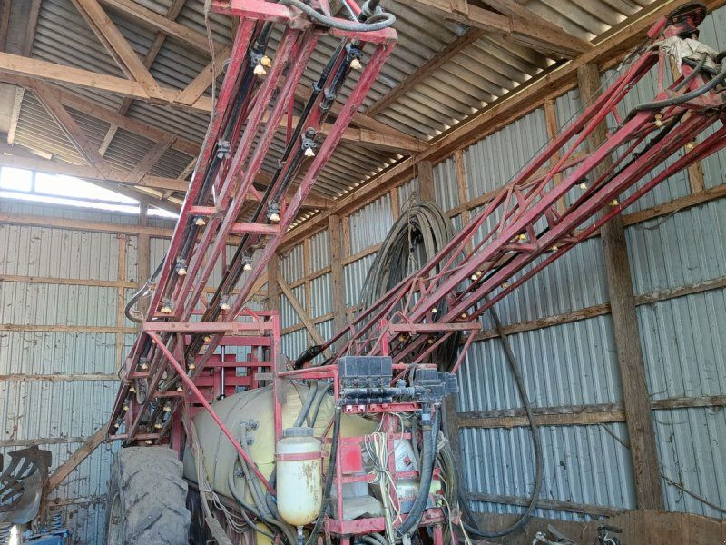 Hardi trailer sprøjte 2400 l med 24 meter bom