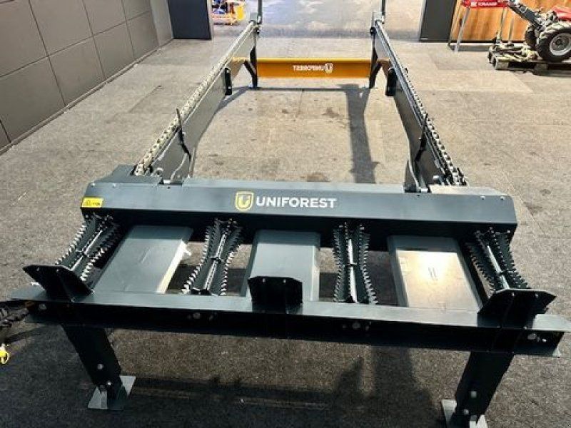 Uniforest Zuführtisch DM 4000/2 zu spaltautomaten