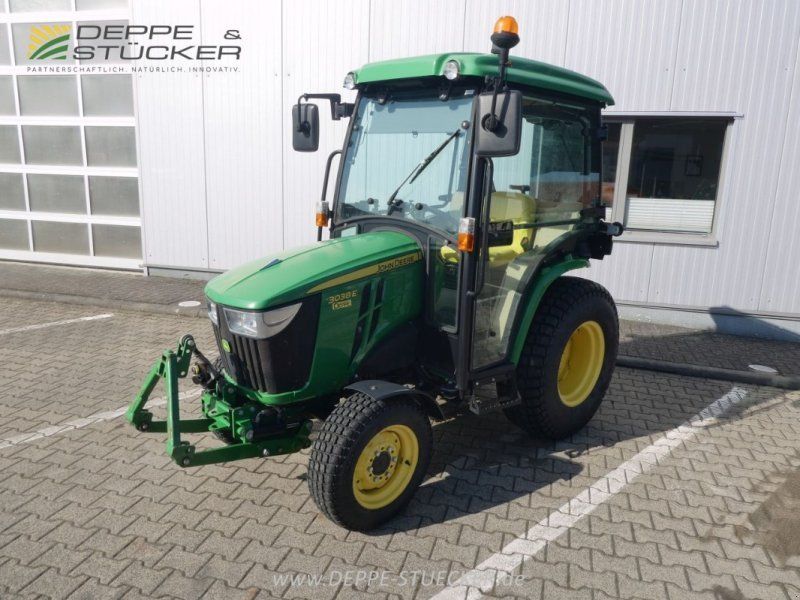 John Deere 3038E