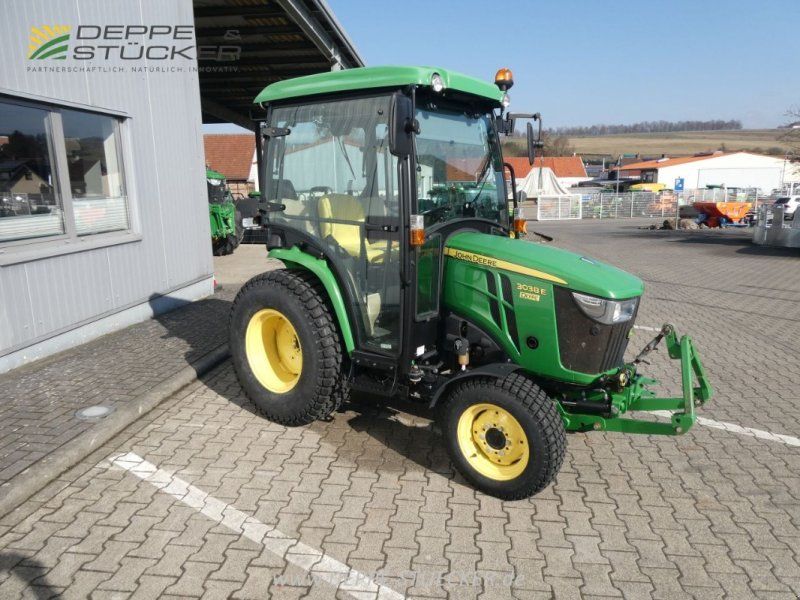 John Deere 3038E