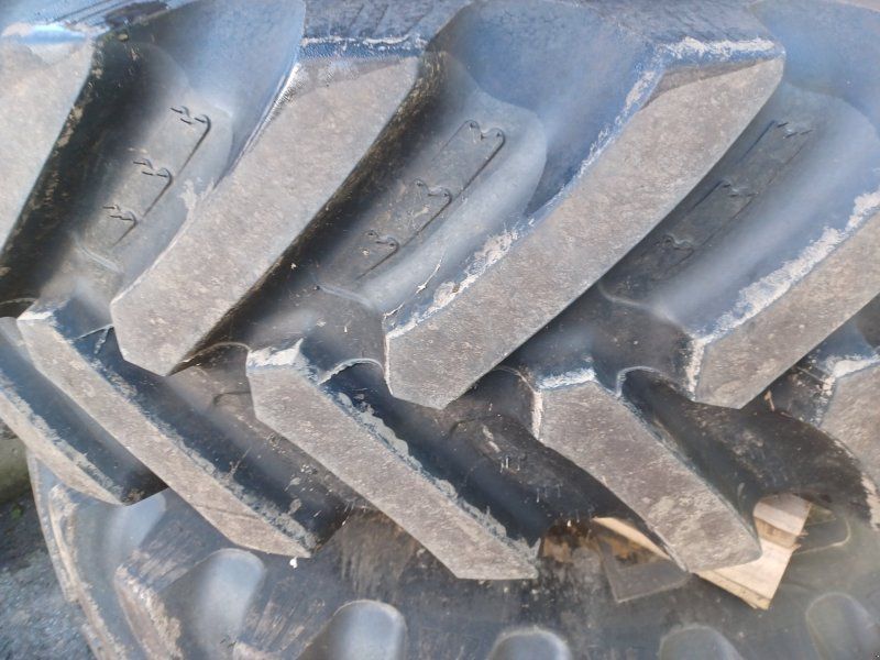 Valtra Pflegeräder 420/90R30 u 480/80R46