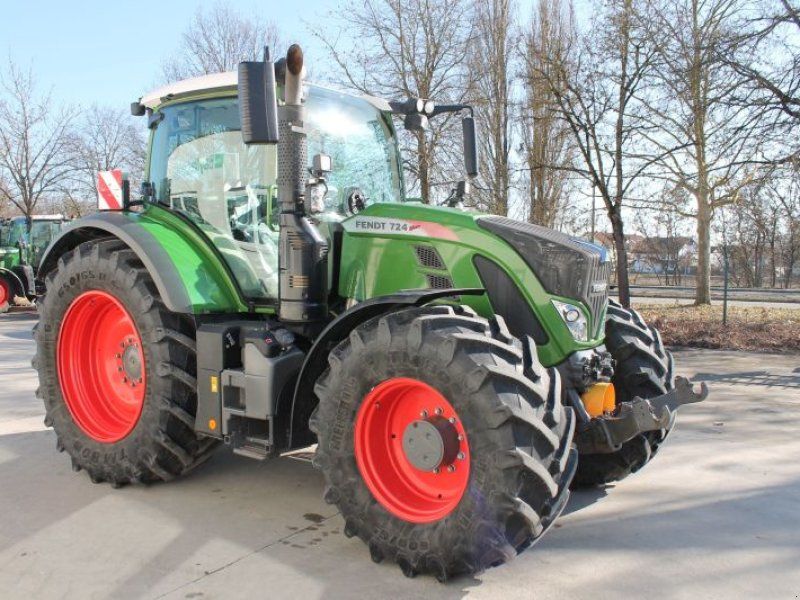 Fendt 724 Vario S4 Profi Plus