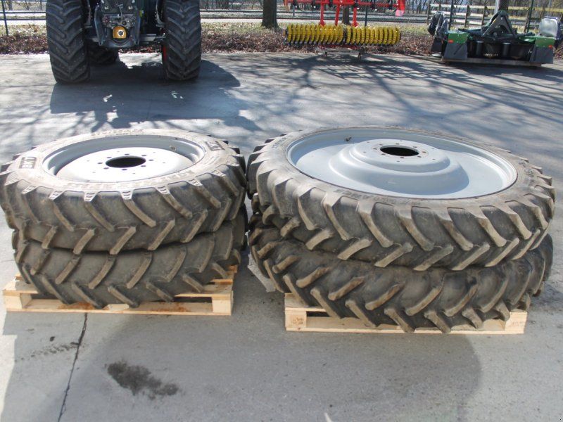 BKT 270/95 R32 + 270/95 R48