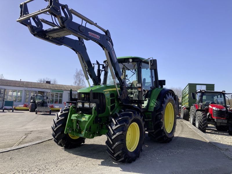 John Deere 6230