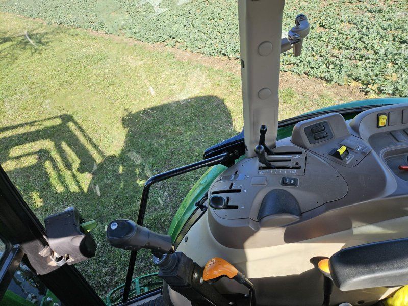 John Deere 5050 E Frontlader