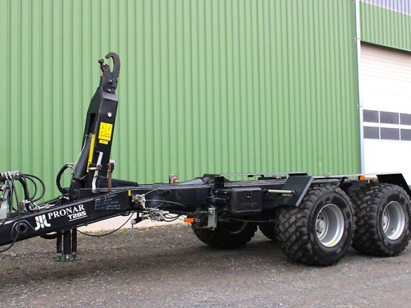 Pronar T 285 Haken-Anhänger 21to Boogie-Fahrwerk 600/50R22,5 Allian