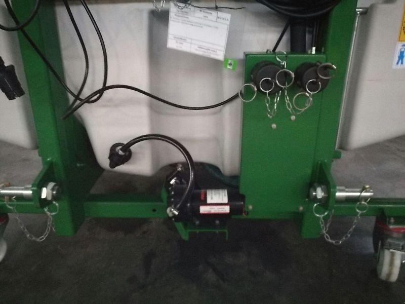 Unia Fronttank Top 1200 E 1350l 19 l/min elektr. Pumpe