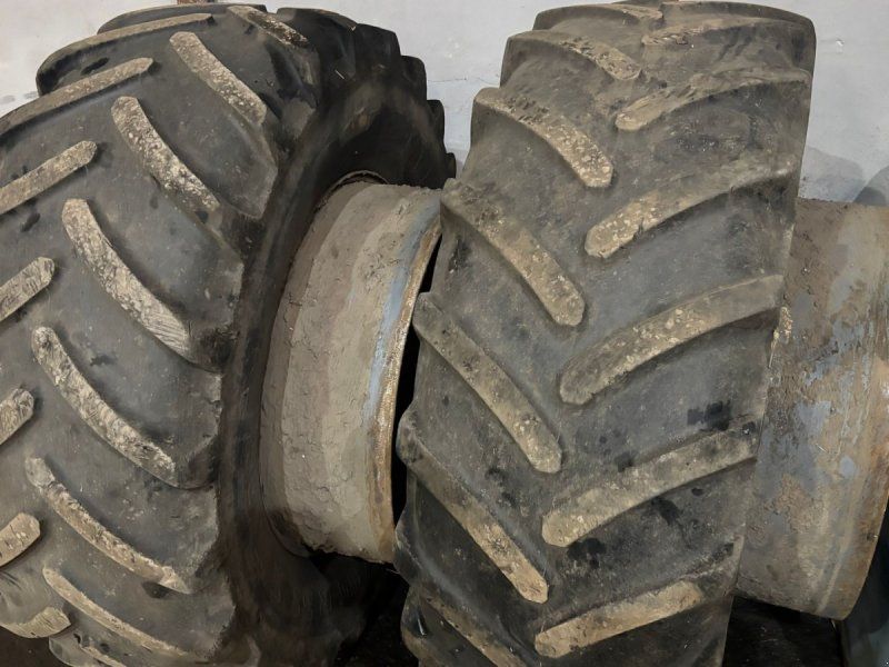 Michelin 650/65 R38